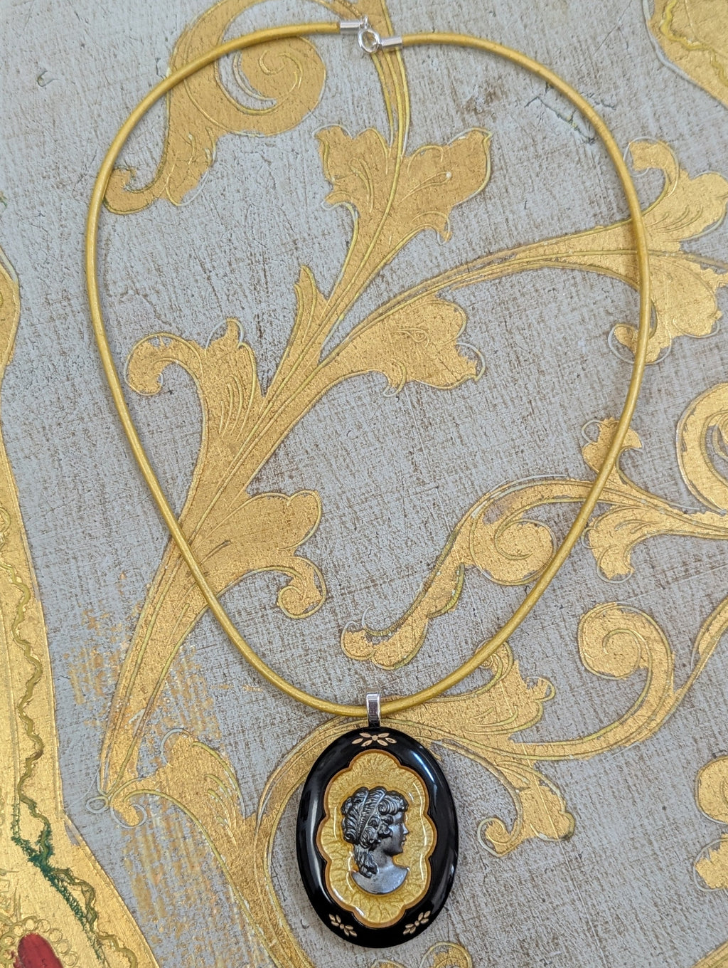 Vintage Glass Cameo Pendant